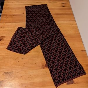 Michael kors women signature logo scarf red/black